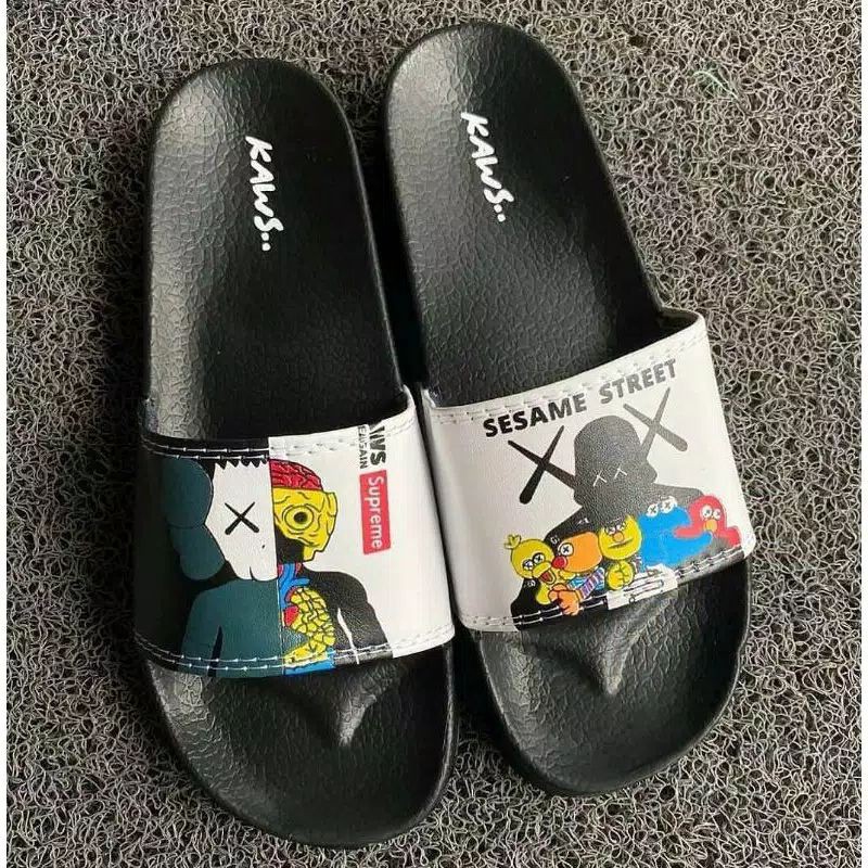 Sandal KAWS Supreme Sesame Street Murah-1