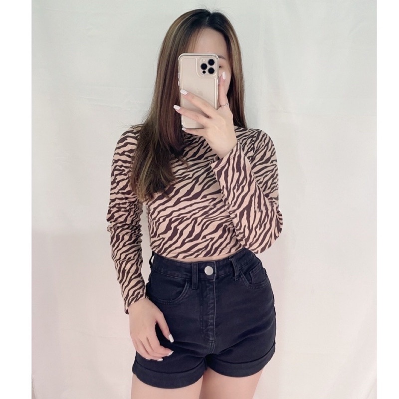 BEFAST - ZEC OOTD Kaos Longsleeve VEVIN / Lengan Panjang Crop BLASTER ZEBRA RIB (LD 88, P 40) / Pakaian Lengan Panjang Crop Wanita / Longsleeve Crop Wanita Kekinian / Kaos Motif Zebra / Fashion Wanita Remaja ABG / Terlaris / Kaos Crop Termurah