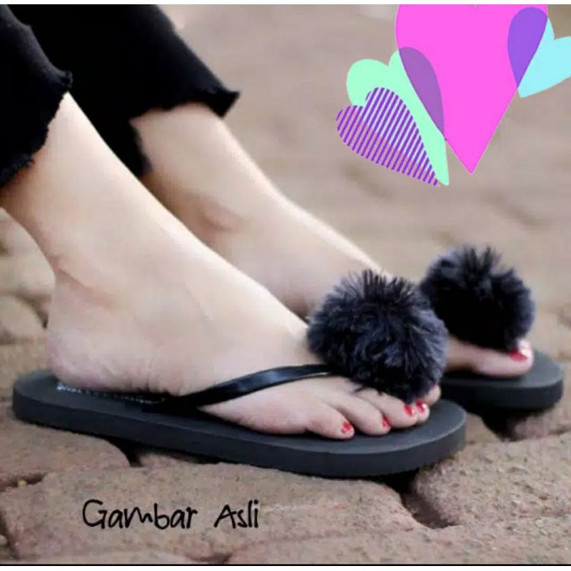 Sandal Teplek Pompom Wanita