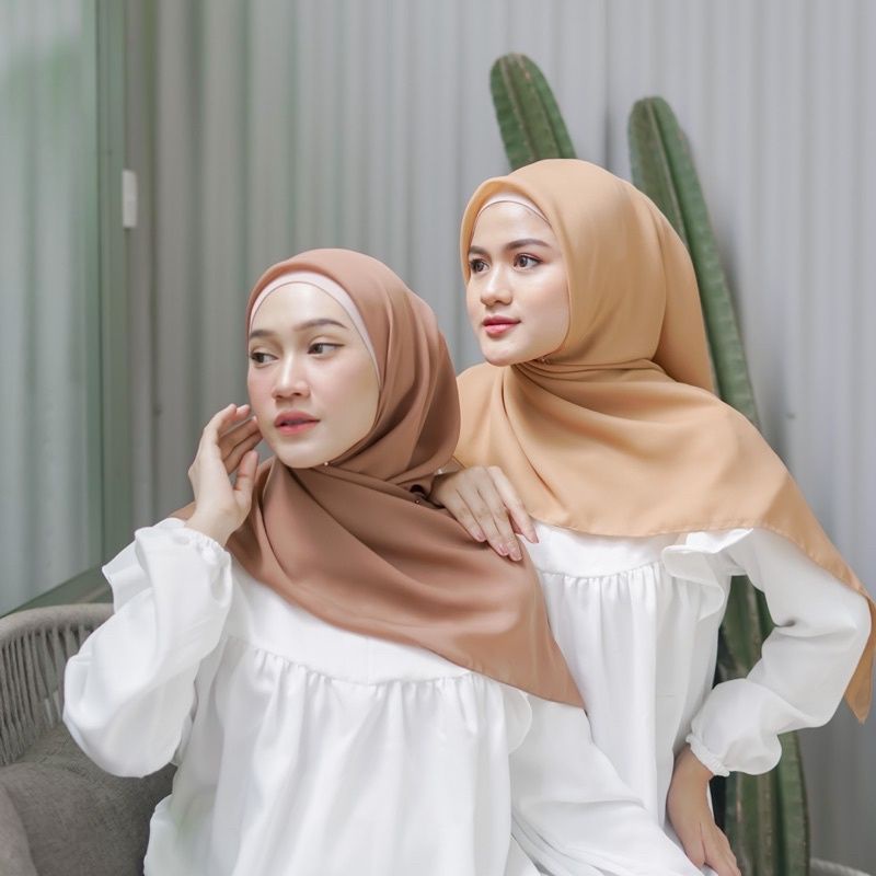 Bella Square HIjab Segi Empat Polly cotton Ukuran 115 x 115 cm Full Warna