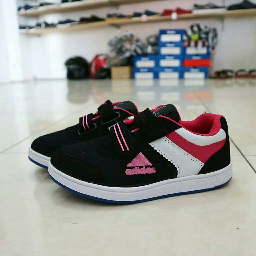 Sepatu Anak perekat sneakers anak