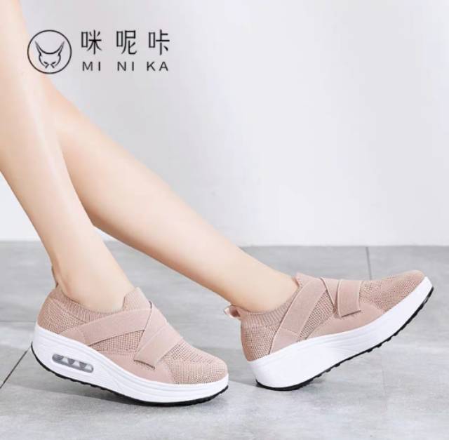 QZ - Shaina Sepatu Sneakers Karet Wanita RT 01