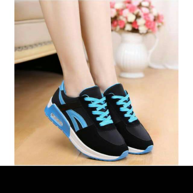 Sepatu wanita Reebok running