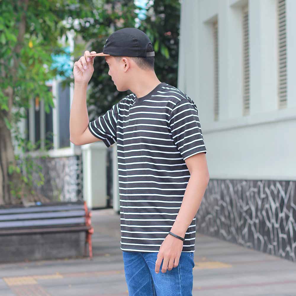 Baju Kaos Salur Blaster Katun Striped Shirt Black White Motif Garis Hitam Putih Lengan Pendek