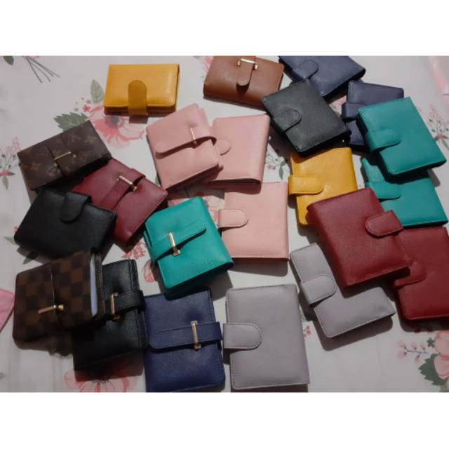 Dompet kartu dan uang