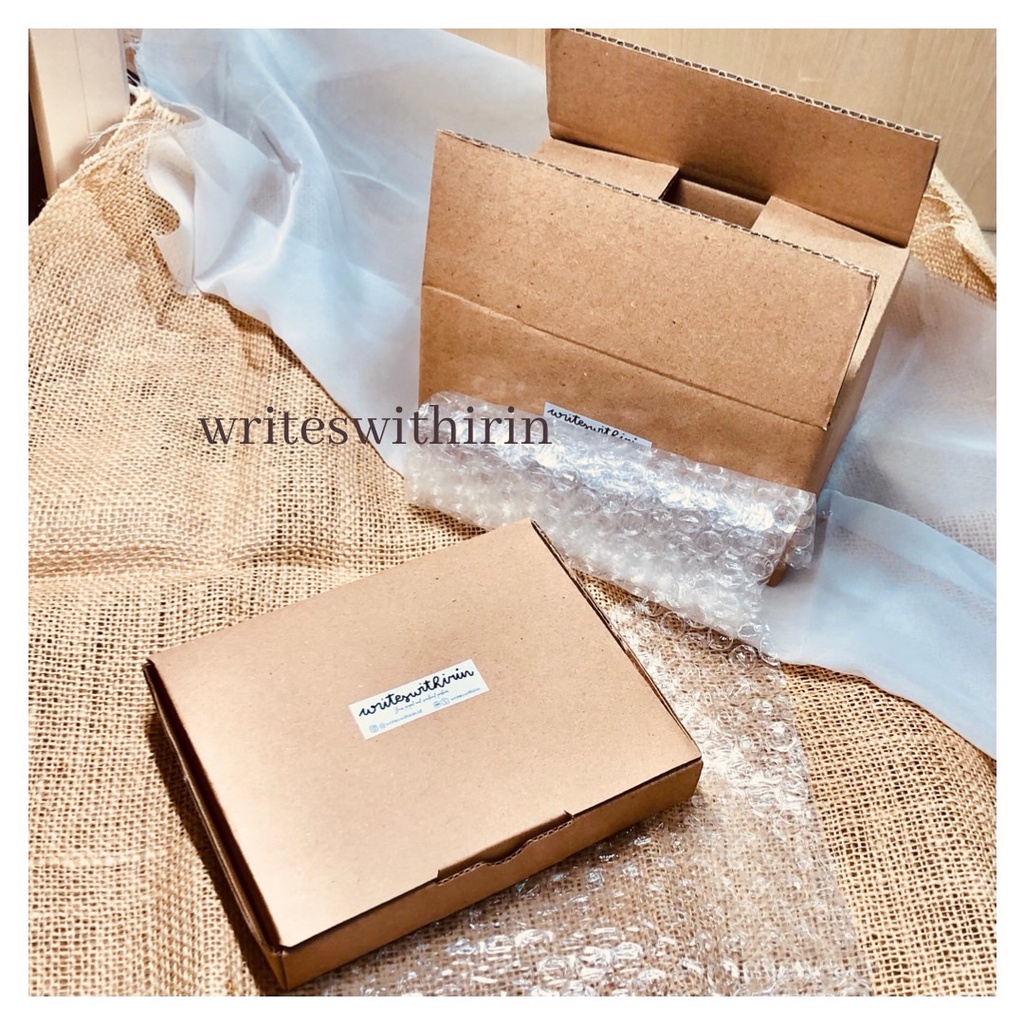 

[TAMBAHAN PACKAGING AMAN] Kardus Packaging Kartu Pos writeswithirin/ Safe Packaging Postcard writeswithirin