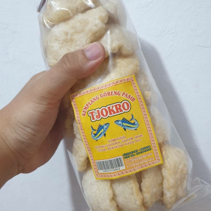 

Kerupuk pasir sambal terasi