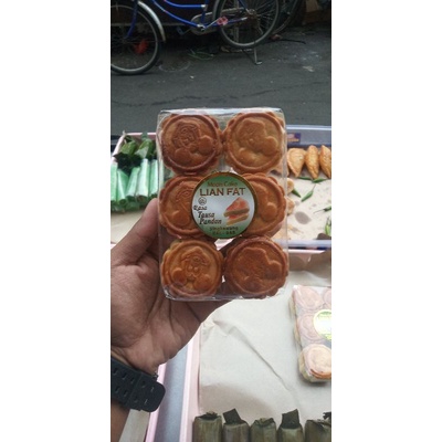 

KUE BULAN SPESIAL RASA TAUSA PANDAN / "MOON CAKE LIAN FAT" RASA PANDAN