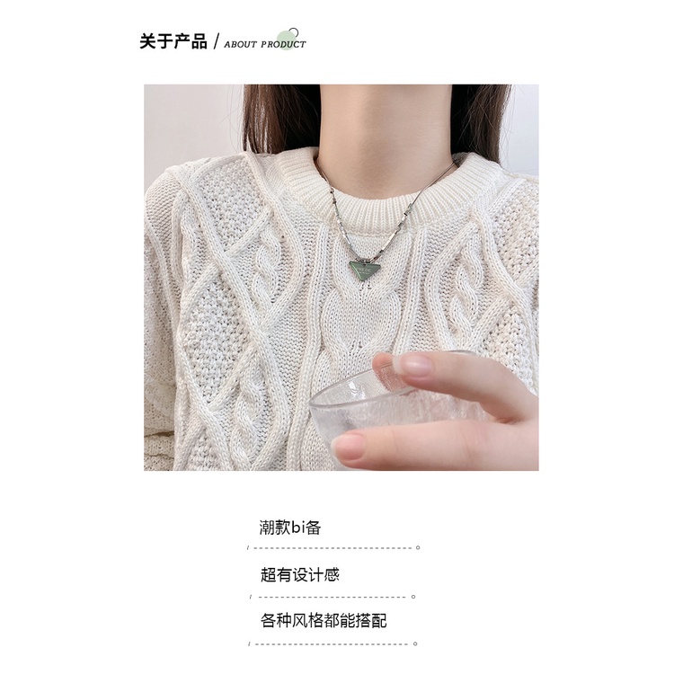 Retro minoritas desain titanium steel segitiga huruf: kalung untuk pria dan wanita sederhana sweater