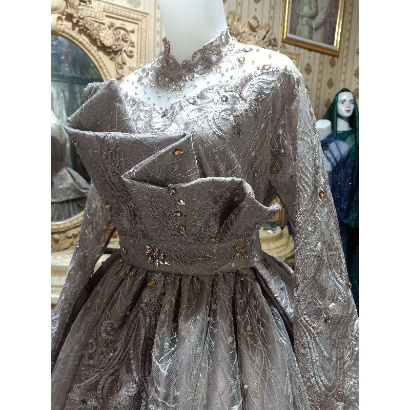 gaun pengantin / gaun pengantin ekor / gaun pengantin mewah