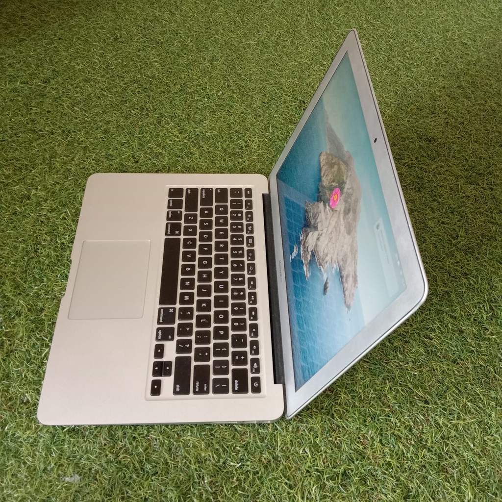 Macbook AIr 2014 13 inch RAM 4 GB SSD 128 GB Second Original