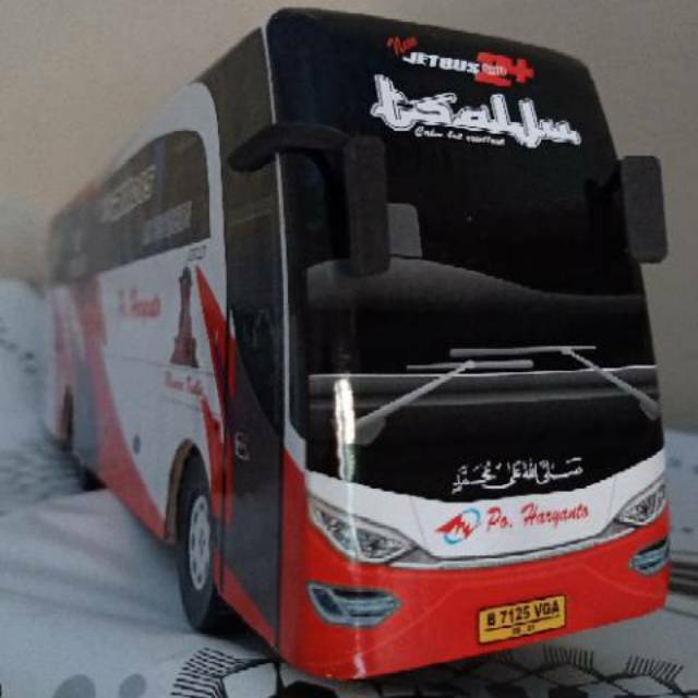 Miniatur Bus bis / mainan bus bis  bis Haryanto Tsalju