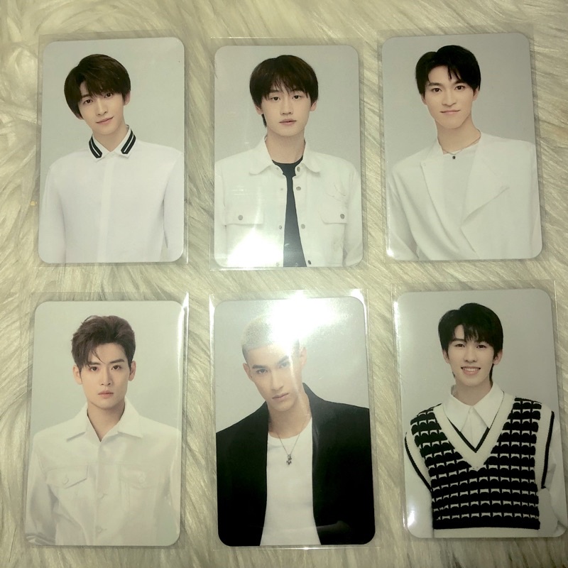 INTO1 UNINE Photocard PC