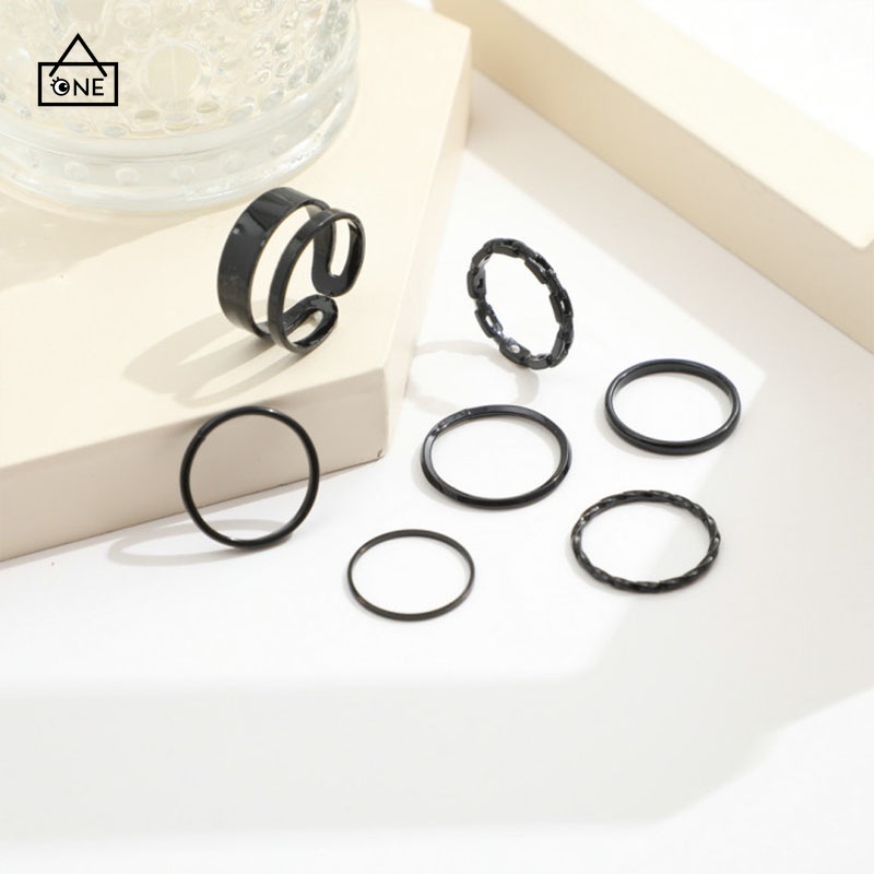 COD❤️ Cincin Gabungan Hitam Kepribadian Kreatif Set Kombinasi Hamparan Sederhana Set Cincin 7 buah