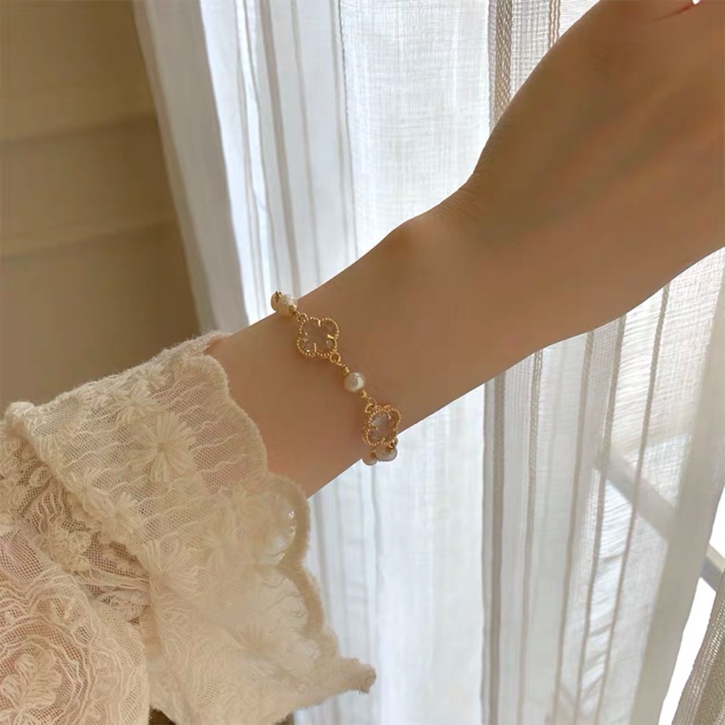 Fashion Bracelets Pearl Four Leaf Clover Bracelets Women Fashion