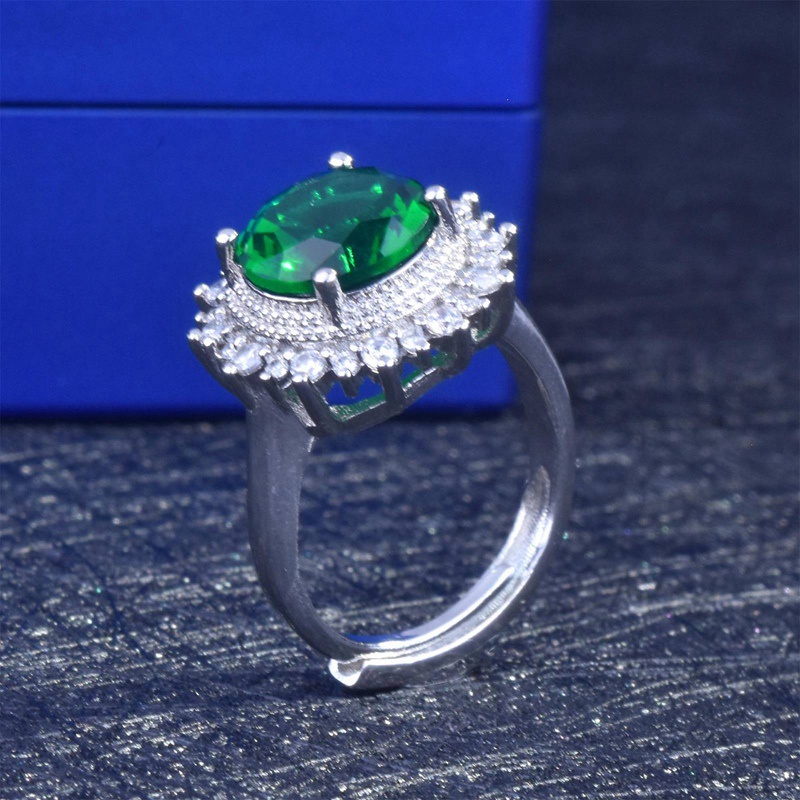 Fancyqube Cincin Zircon Kristal Zamrud Besar Warna Silver Gaya Vintage Untuk Wanita