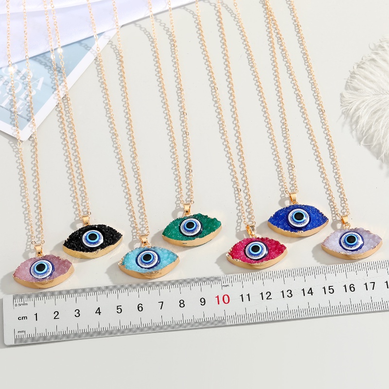 Kalung Rantai Klavikula Bahan resin Desain Mata Iblis Geometris Warna Unik Untuk Wanita