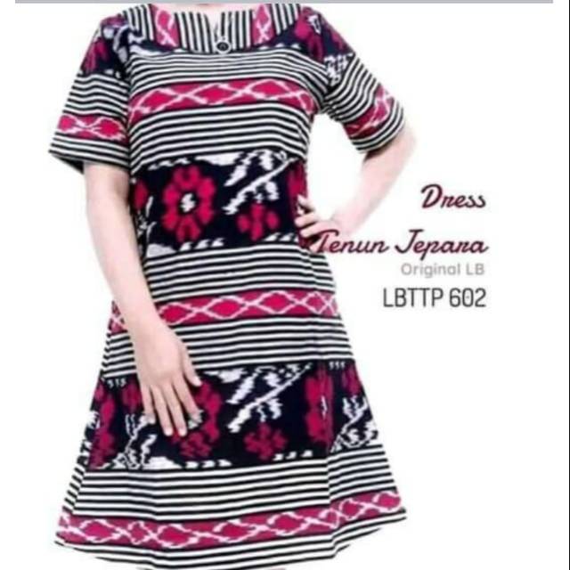 Dres tenun motif mawar