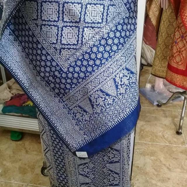 Songket Palembang Lepus biru benang Silver.