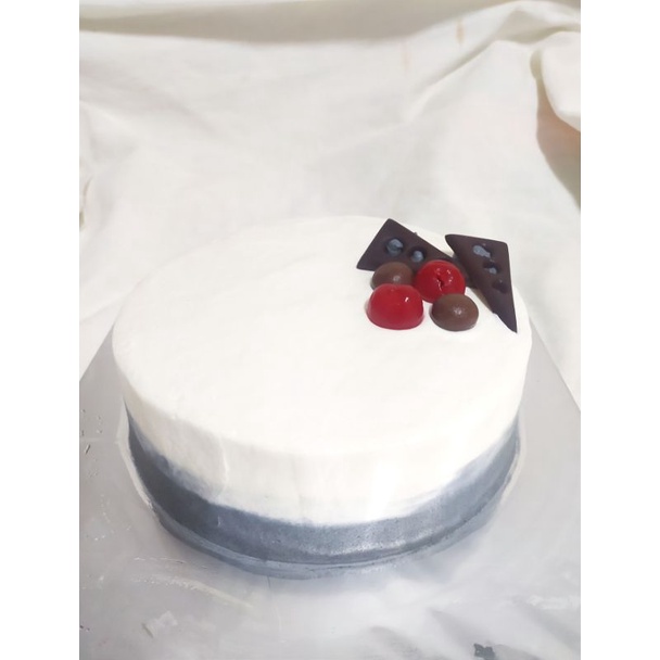 

KUE ULANG TAHUN / OREO VANILLA (IN GREY)