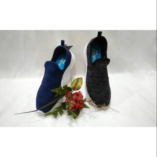 SEPATU SLIP ON PRIA PIERO VENTURAKNIT HITAM/PUTIH & NAVY/PUTIH