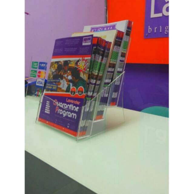 

Tempat Brosur Akrilik A5 (3susun)