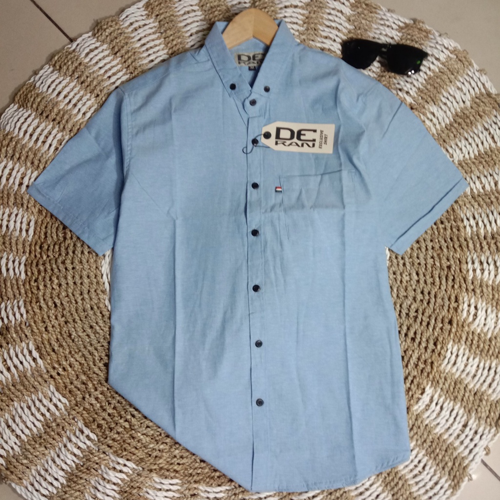 KEMEJA BIRU MUDA PRIA LENGAN PENDEK PREMIUM/KEMEJA COWOK WARNA BIRU LAUT PRIA LENGAN PENDEK/HEM PRIA