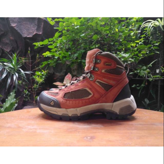 vasque sepatu hiking outdoor