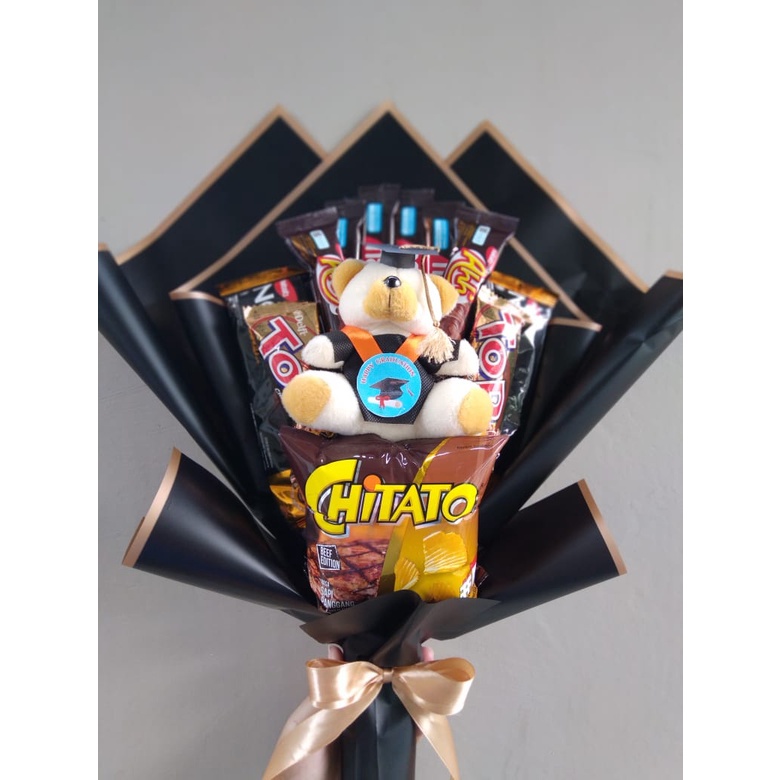 

buket snack wisuda with boneka wisuda