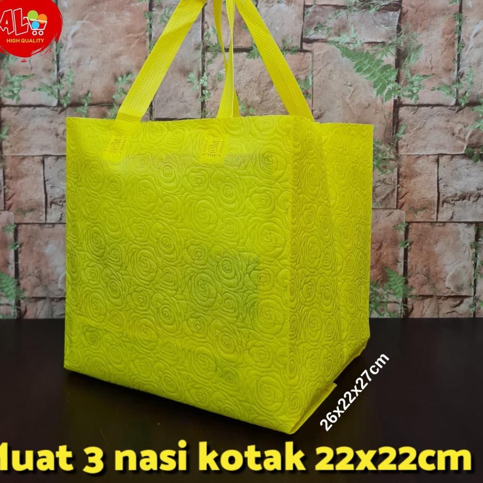 

Kekinian - 12pcs Tas Kain Spunbond Motif Timbul Tekstur Mewah muat 3box 22x22 Hajatan Syukuran Souvenir .,