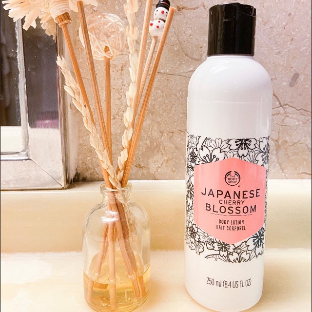 ORI The Body Shop Japanese Cherry Blossom Body Lotion 250 g