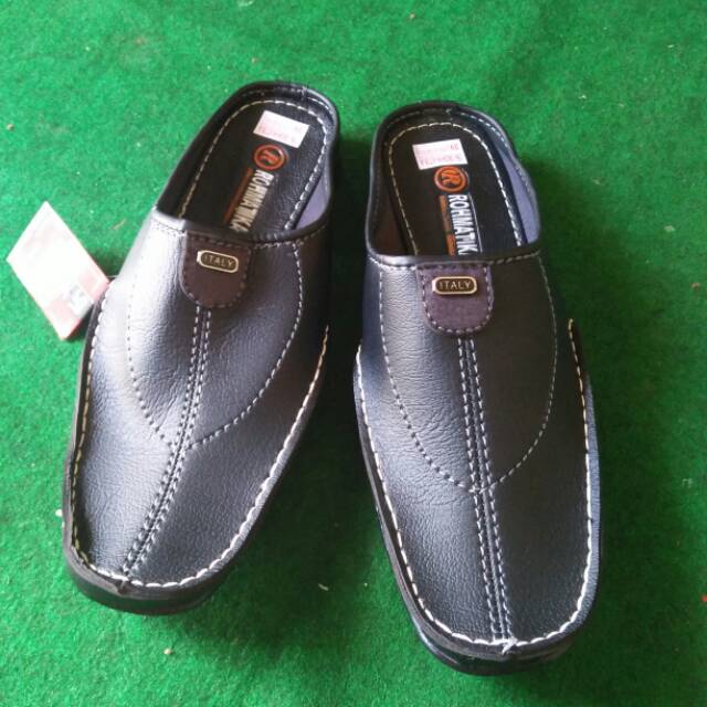 Sandal tutong pria warna hitam