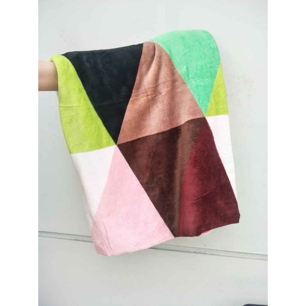 COD - FD - Selimut Motif Dewasa - Selimut Bulu Halus Motif - Selimut Lembut Ukuran 180cm x 200cm-Triangle