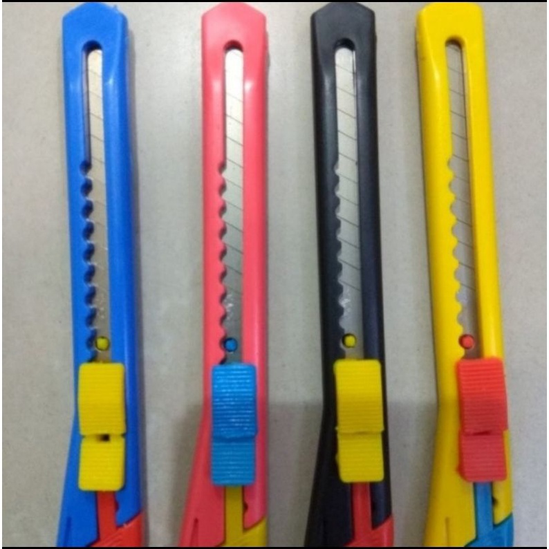 

CUTTER MURAH TACO 78 WARNA WARNI (KECIL)/ISI 12PCS