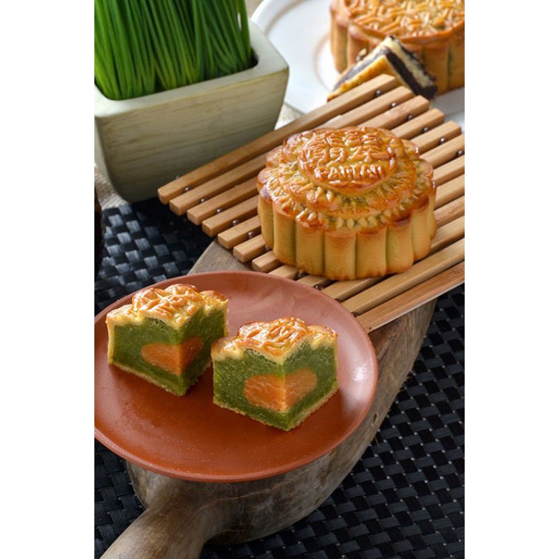 S10 - Kue bulan halal (mooncake wang lai) pandan ( 4 pcs)