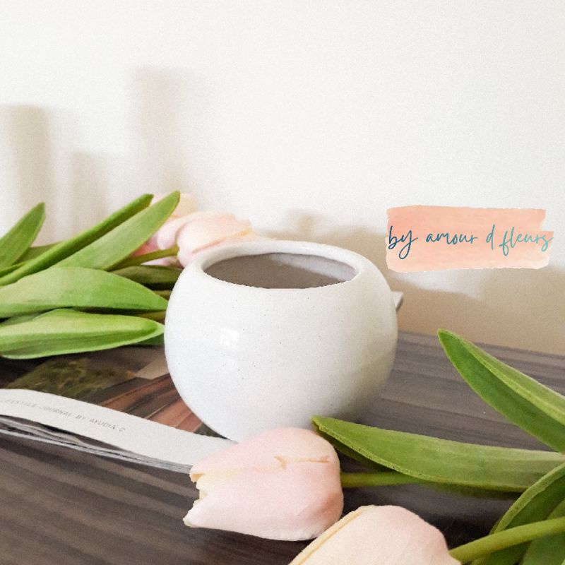 VAS BUNGA KERAMIK / DEKORASI RUANGAN / VAS BENTUK BULAT