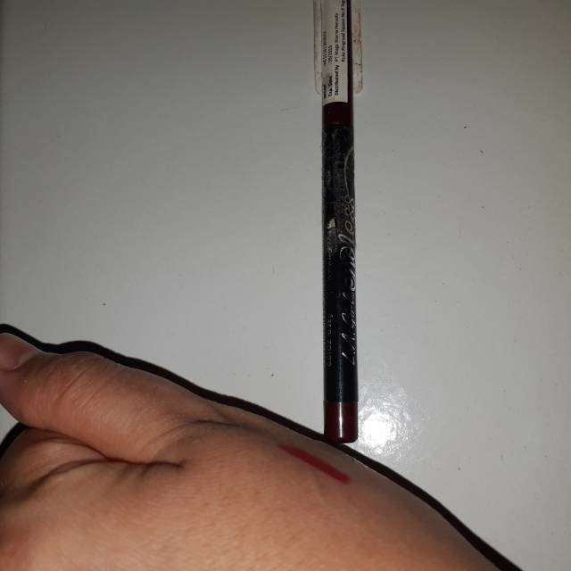 PRELOVED LA GIRL ENDLESS AUTO LIP LINER (RED)