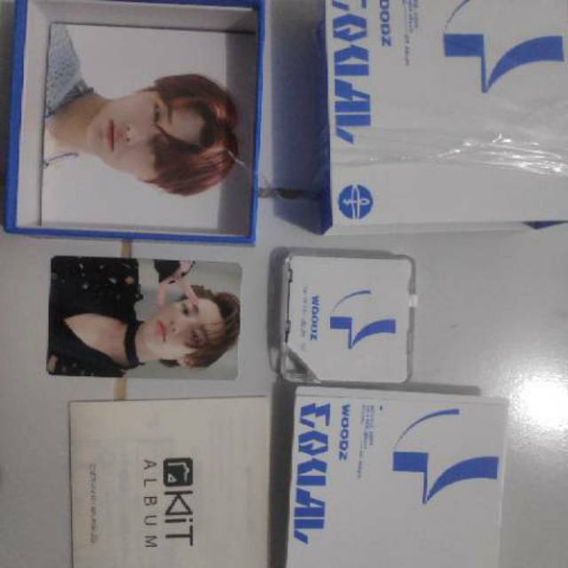 UNSEALED KIHNO ALBUM / AIR KIT WOODZ EQUAL.