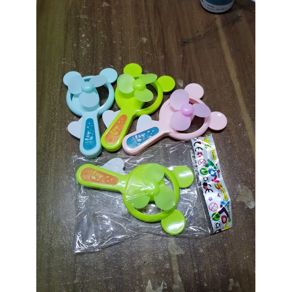 Mini Fan Hand Kipas Angin Manual / kipas karakter gengam