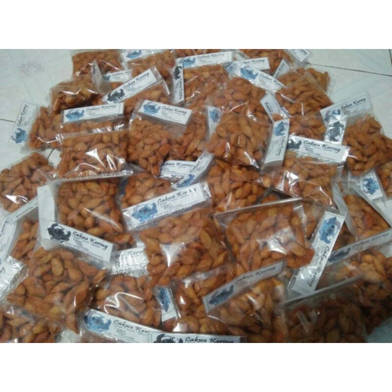 

Makanan ringan khas tasikmalaya Cakwe Kering_Caker ukuran 1 kg