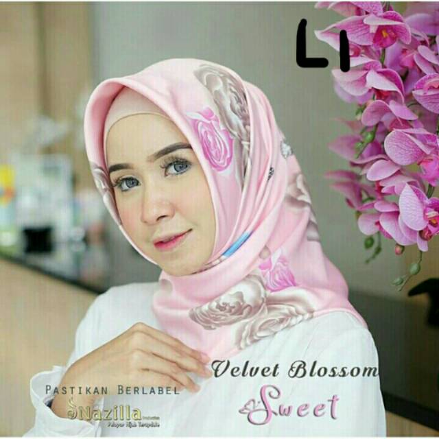 BONUS INNER RAJUT HIJAB SEGI EMPAT VELVET BLOSSOM SWEET BAHAN MAXMARA ORY NAZILLA