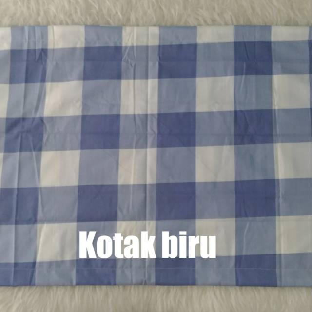 Sarung bantal cinta motif kotak besar