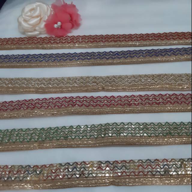 Renda india benang emas zig zag