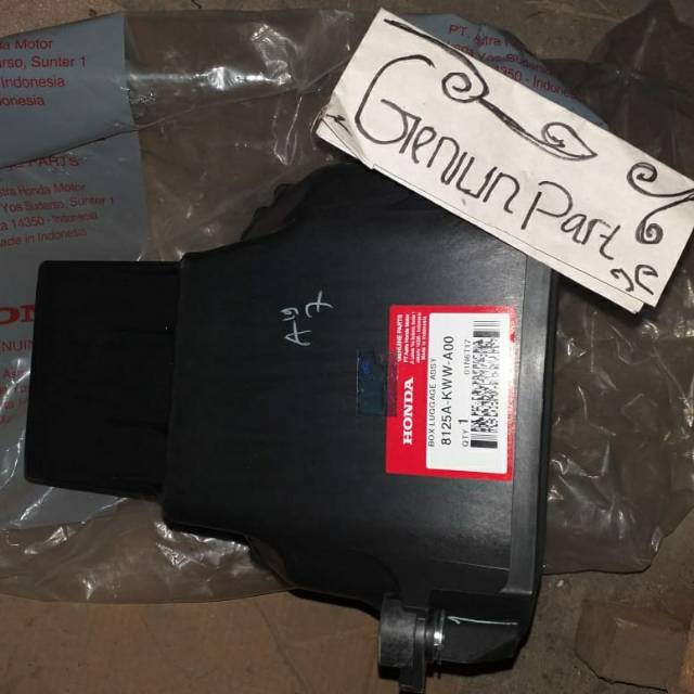 Box Bagasi Box Bawah Jok Motor Revo Abs Absolute 8125A-KWW-A00 Ori AHM