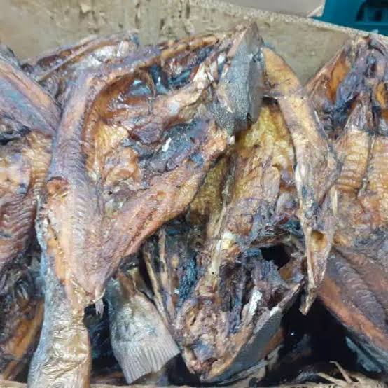 

Ikan Asap - Ikan Sale Baung Asap Netto. 1Kg