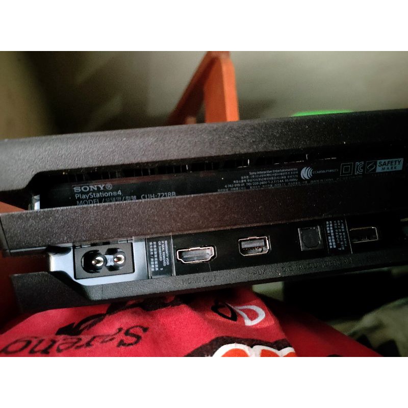 PS4 PRO CUH 7218B