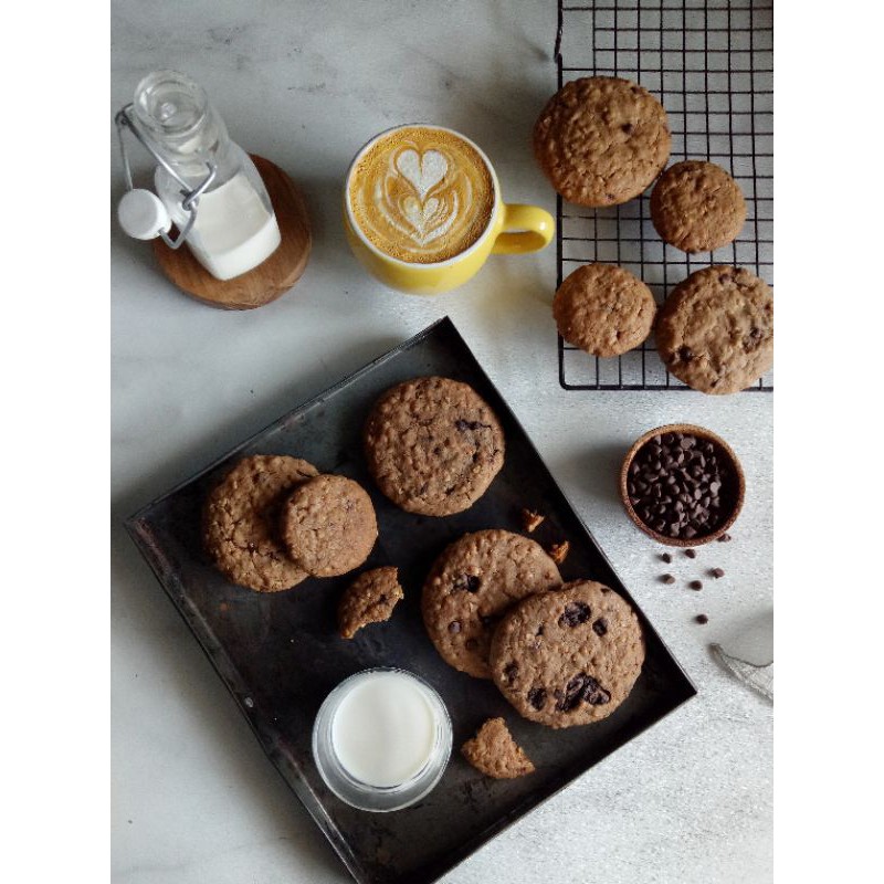 

Pre-order Lou's Cookie (Oatmeal Cookies with Ovaltine milk)