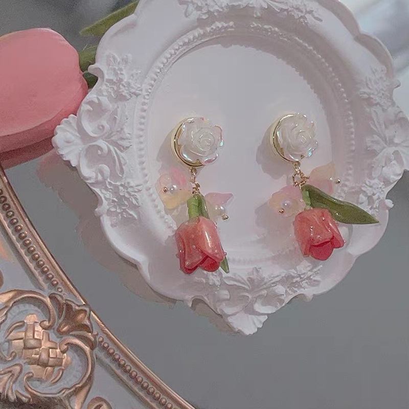 Anting Tusuk Motif Bunga Mawar Hias Mutiara Imitasi Simple Warna Pink Untuk Wanita