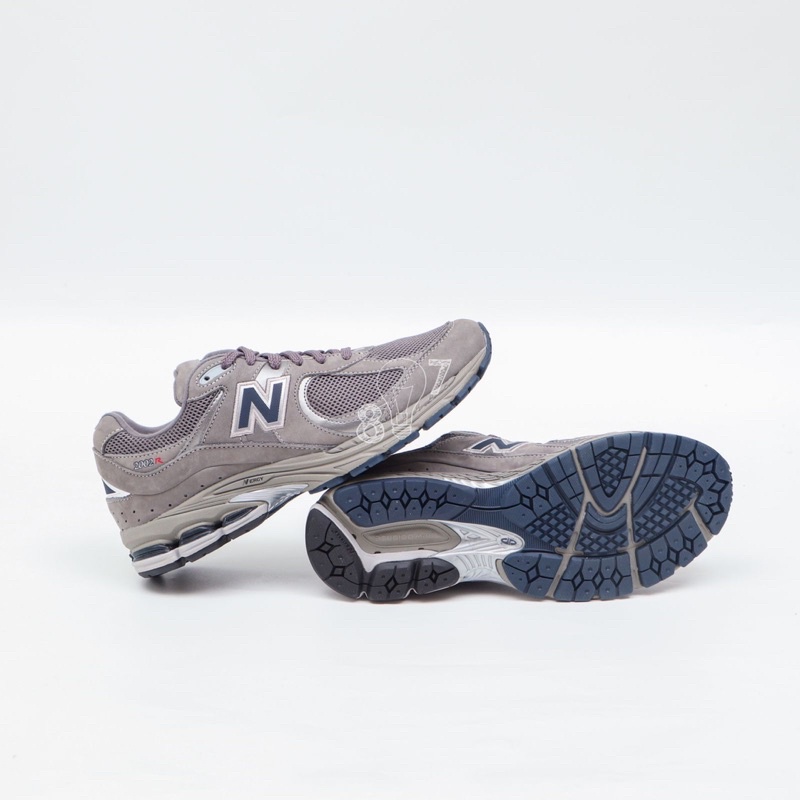 New Balance 2002R Light Grey