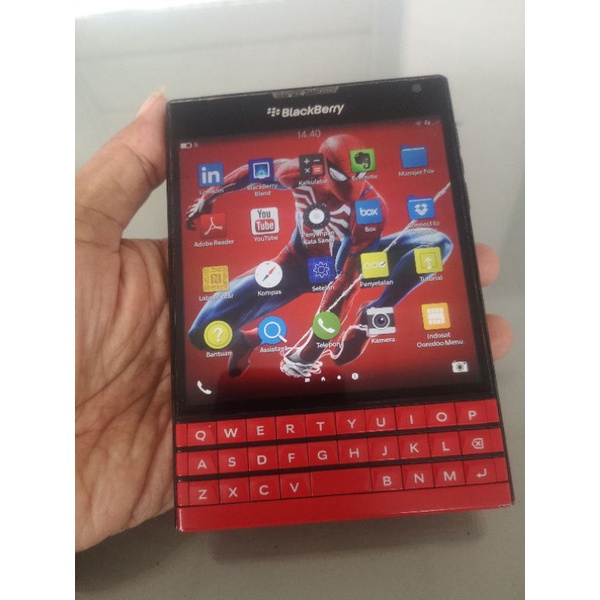 Blackberry Passport Red Edition